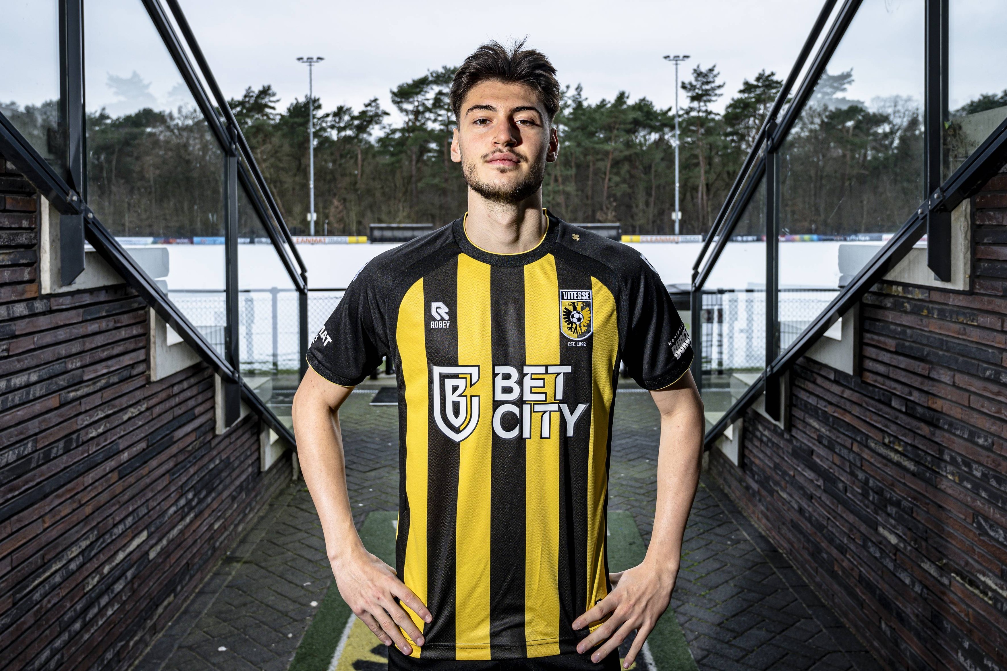 Asta e marea lovitură a perioadei de transferuri pentru Dinamo: negocieri avansate cu Brighton pentru Mazilu!