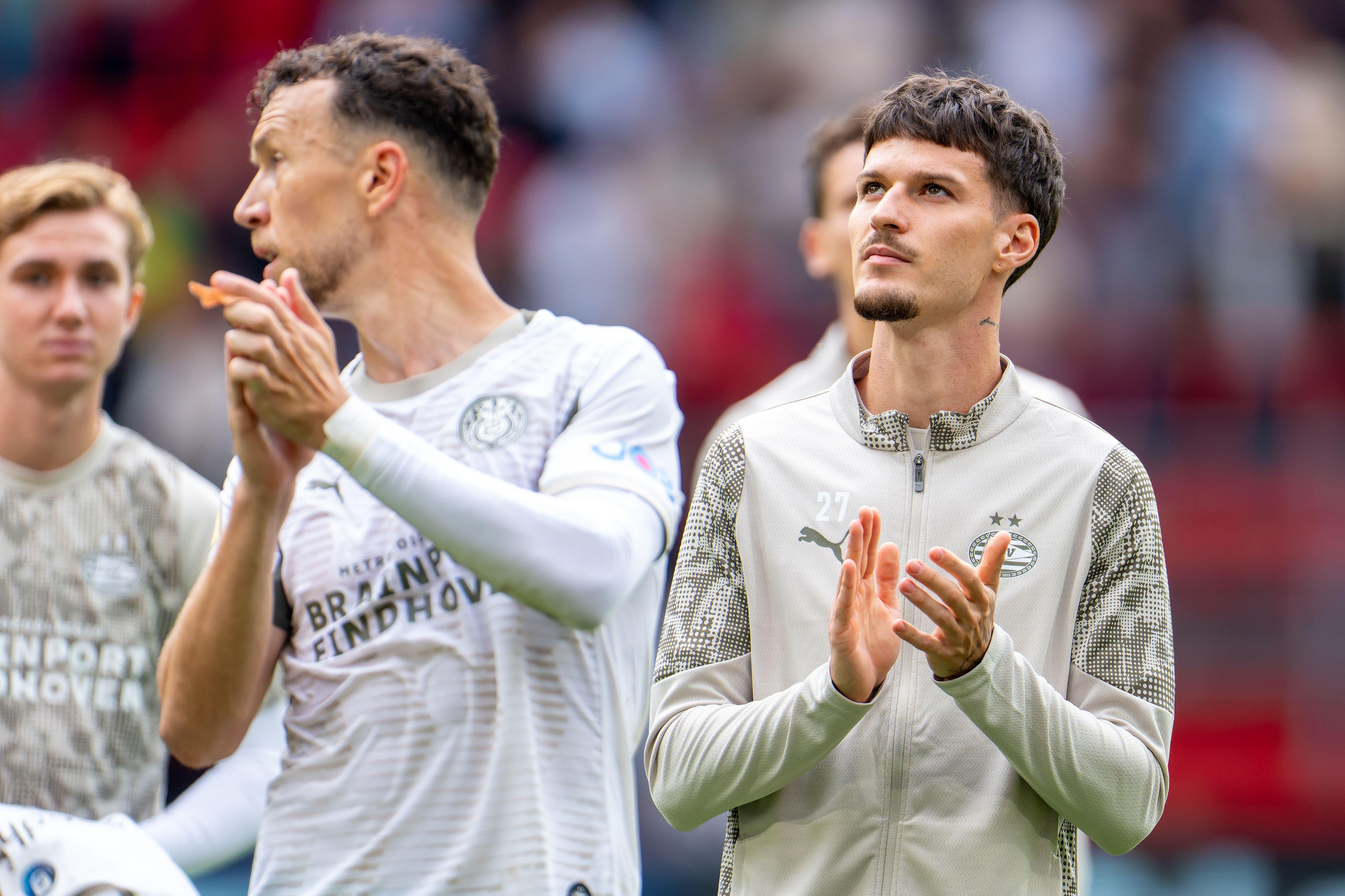 PSV, mesaj special în limba română pentru Dennis Man