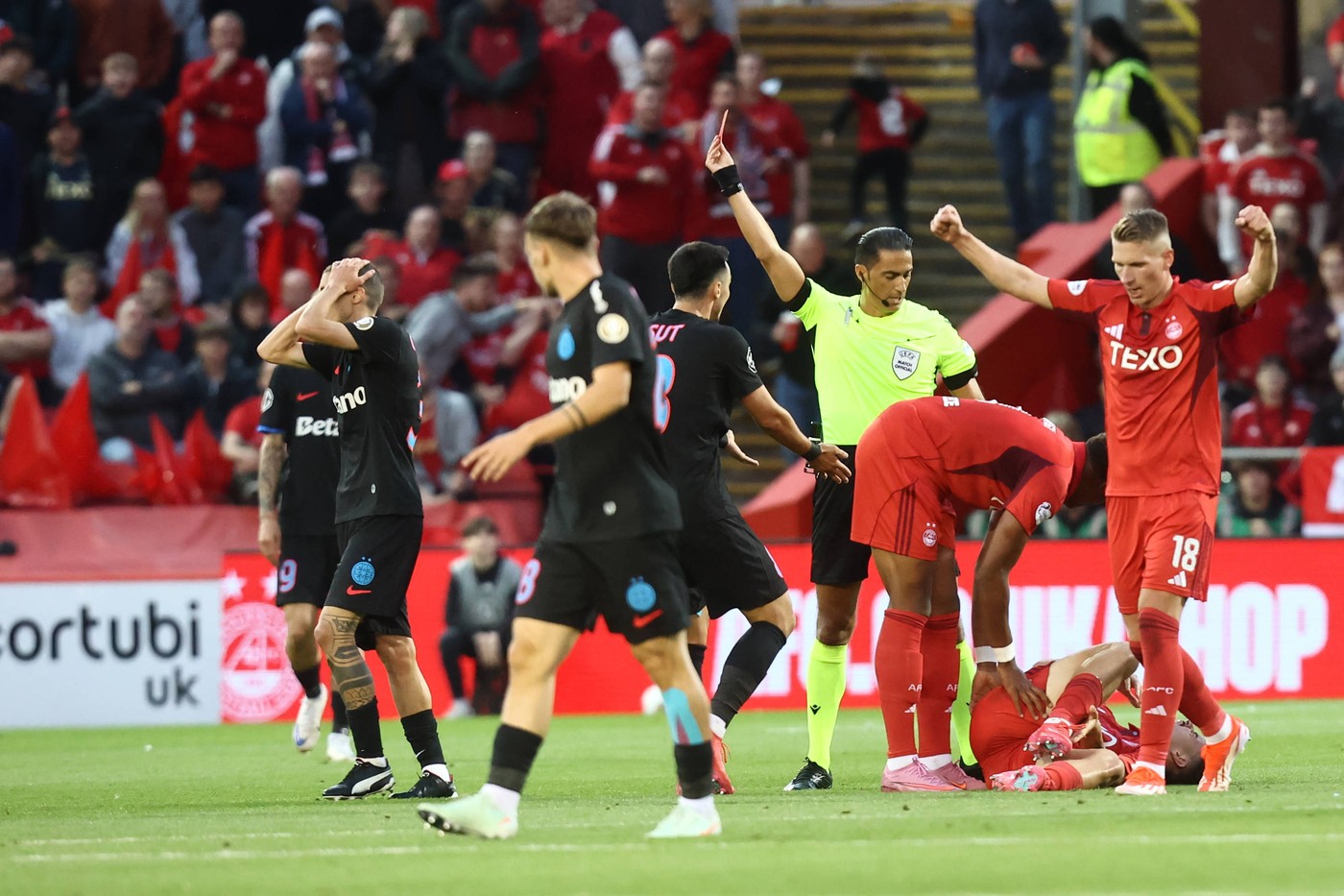 Cisotti, tratat total diferit de UEFA față de Tănase, după cartonașul roșu primit în Aberdeen - FCSB 2-2