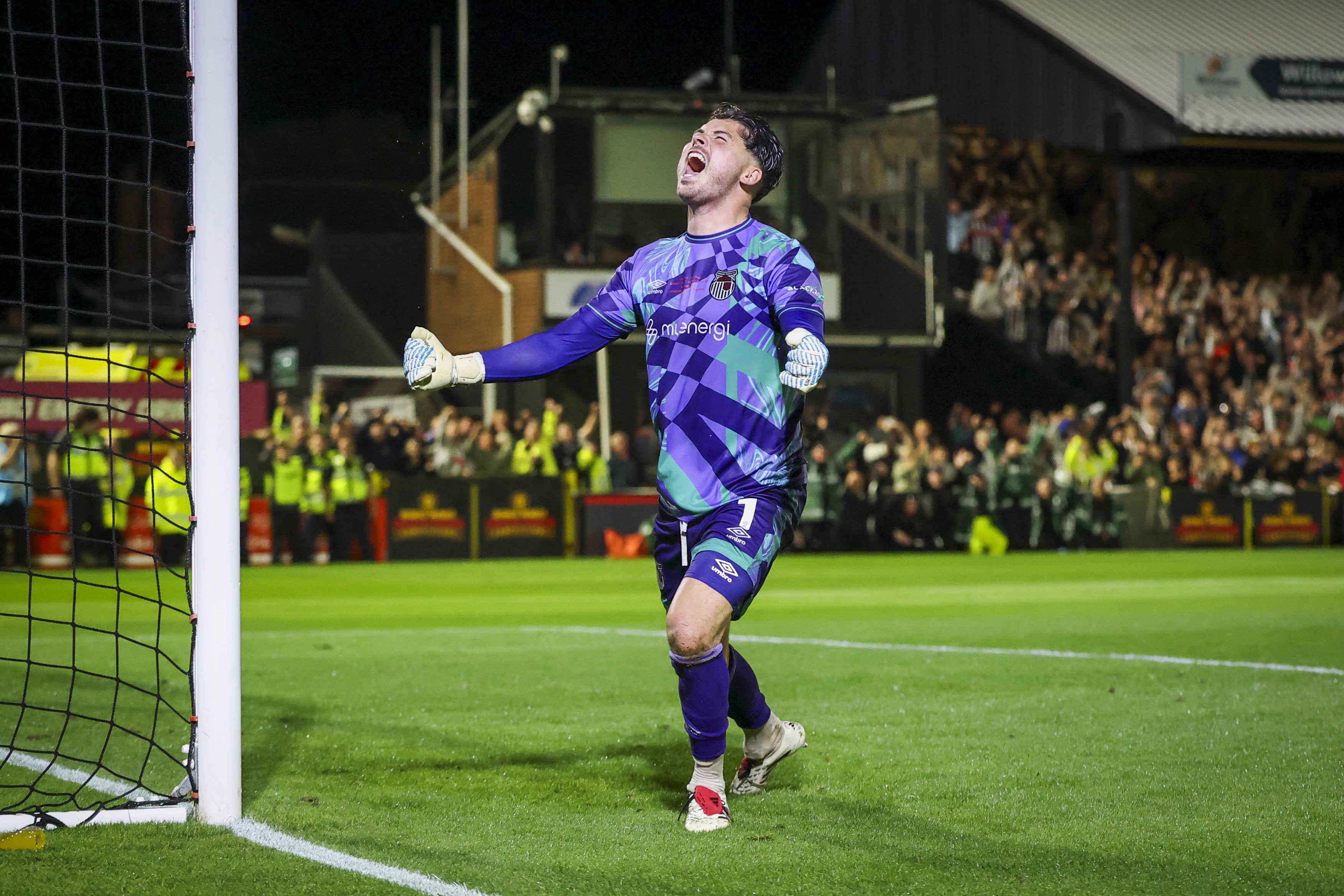 Portarul lui Grimsby a dat declarația zilei, după ce a scos-o pe Manchester United din Cupa Ligii Angliei