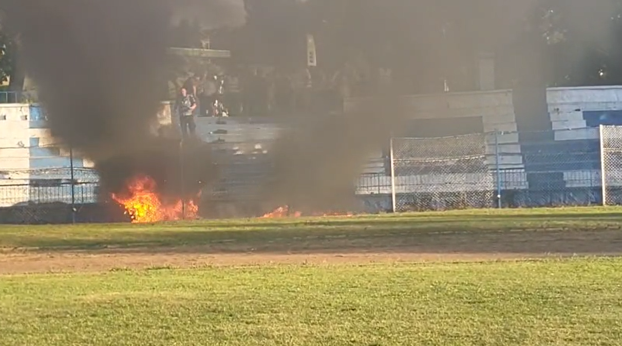 Au dat foc steagurilor! Fanii Corvinului nu au suportat eliminarea din Cupa României