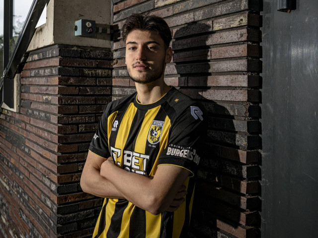 Adrian Mazilu, gata s&#259; semneze!