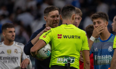 Xabi Alonso Real Madrid coach, speaks with the referees during the EA SPORTS La Liga 2025-2026 match between Real Madrid and Real Mallorca at the Santiago Bernabéu Stadium. Final scores; Real Madrid 2 - 1 Real Mallorca.