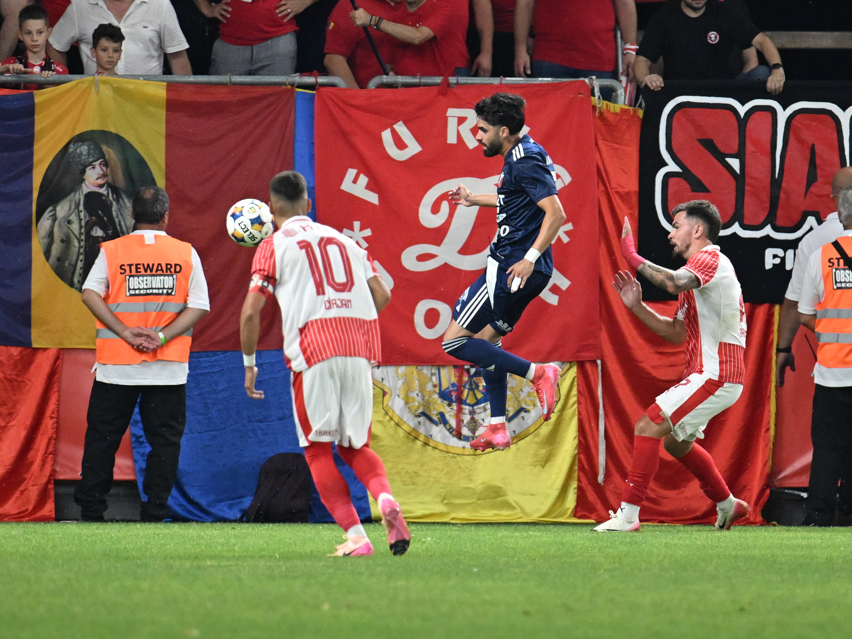 ”Oferta e tentantă!”. Poate pleca din SuperLiga, după doar 8 etape