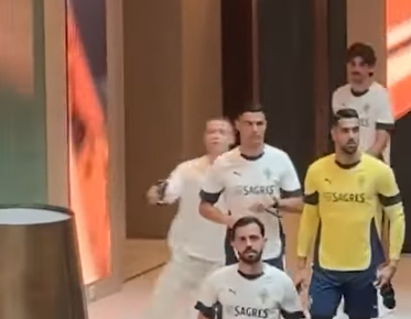 ”Cât de urât”: Cristiano Ronaldo credea că nu e filmat și a făcut un gest total neașteptat, când un copil s-a dus la el