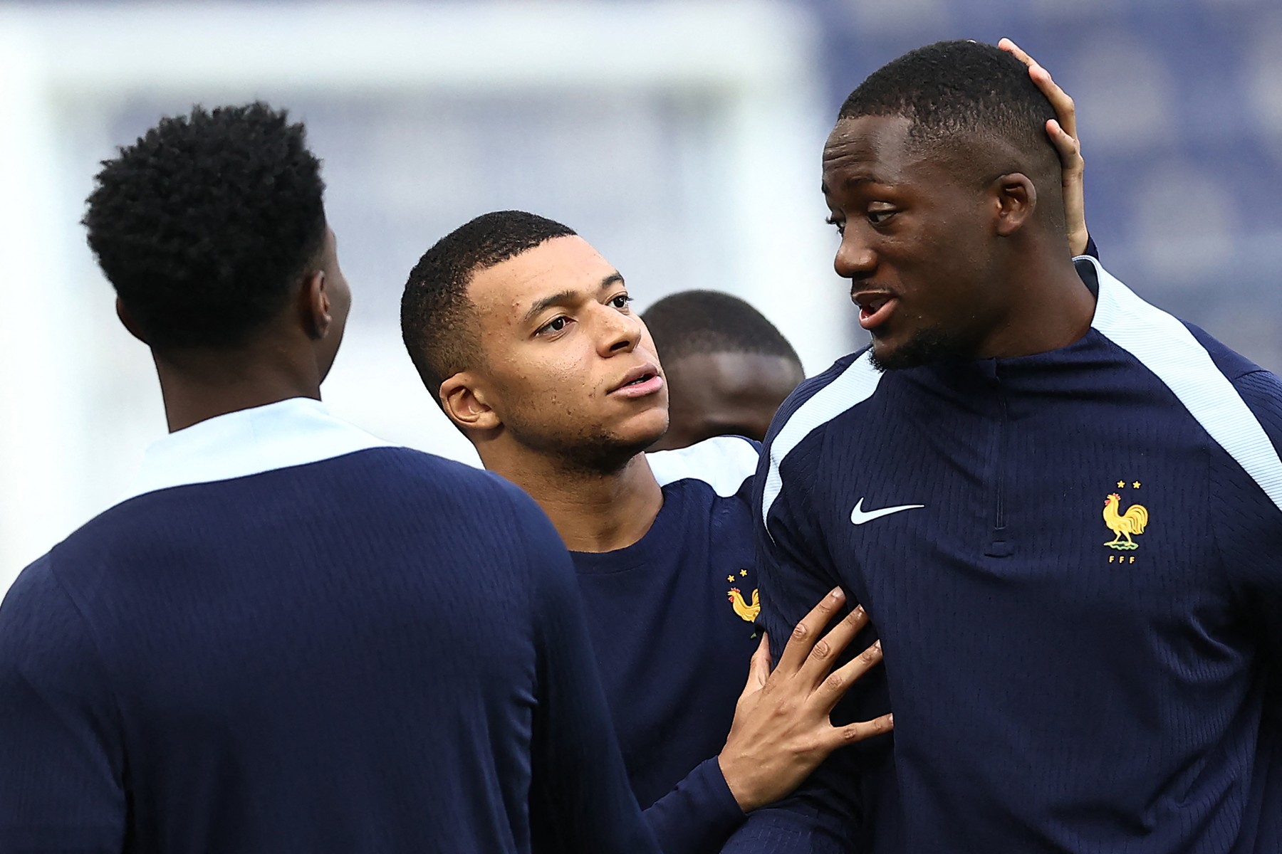 Mbappe pune presiune pe colegul din naționala Franței să semneze cu Real Madrid: ”Mă sună din două în două ore”
