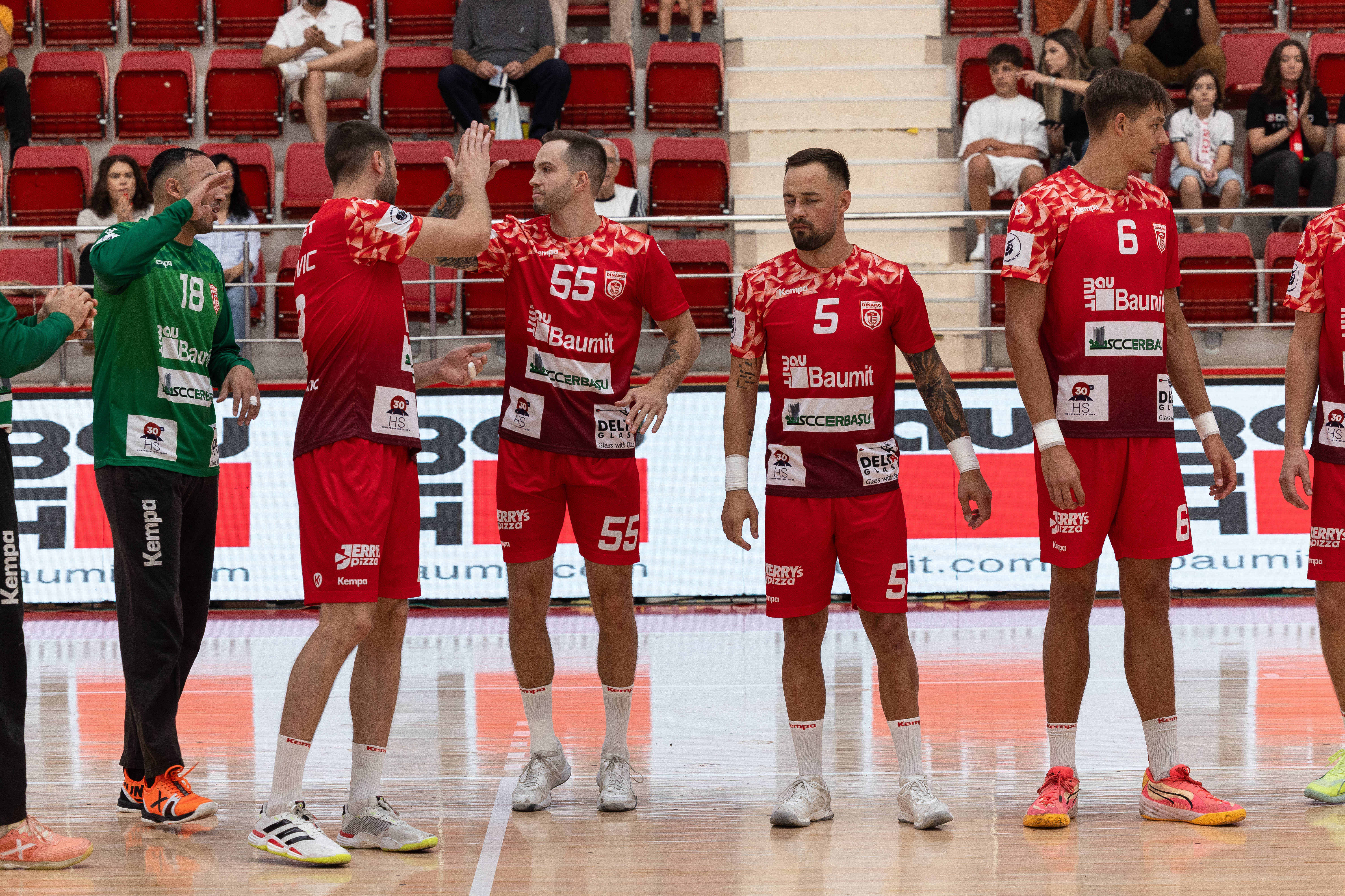 Imagine Stire Dinamo - Kielce 24-28. O nouă înfrângere pentru ”Dulăi” în Champions League | 2review.ro