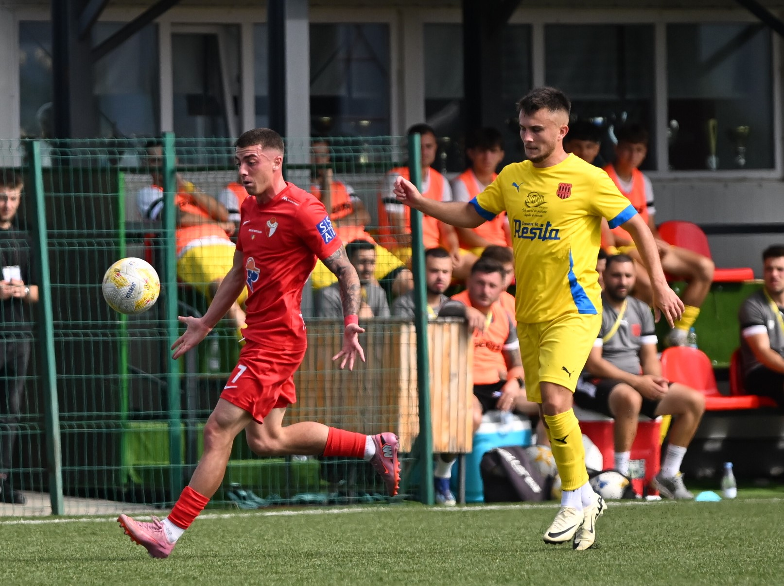 FC Bacău - CSM Reșița 0-0! Remiză albă în Moldova. Oaspeții au jucat peste o oră în 10