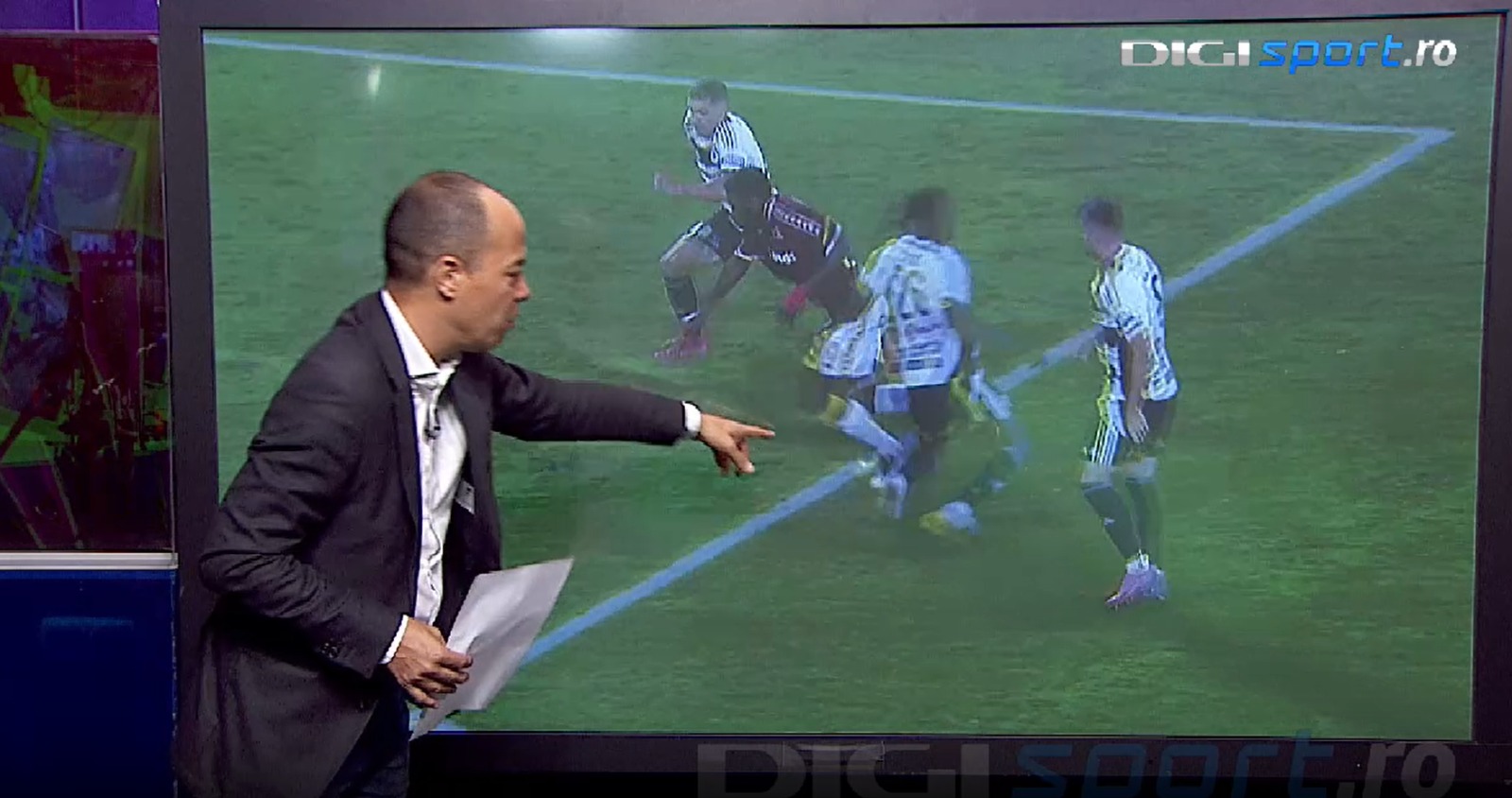 Rapid a cerut două penalty-uri cu 'U' Cluj! Marius Avram a analizat fazele și a dat un singur verdict clar