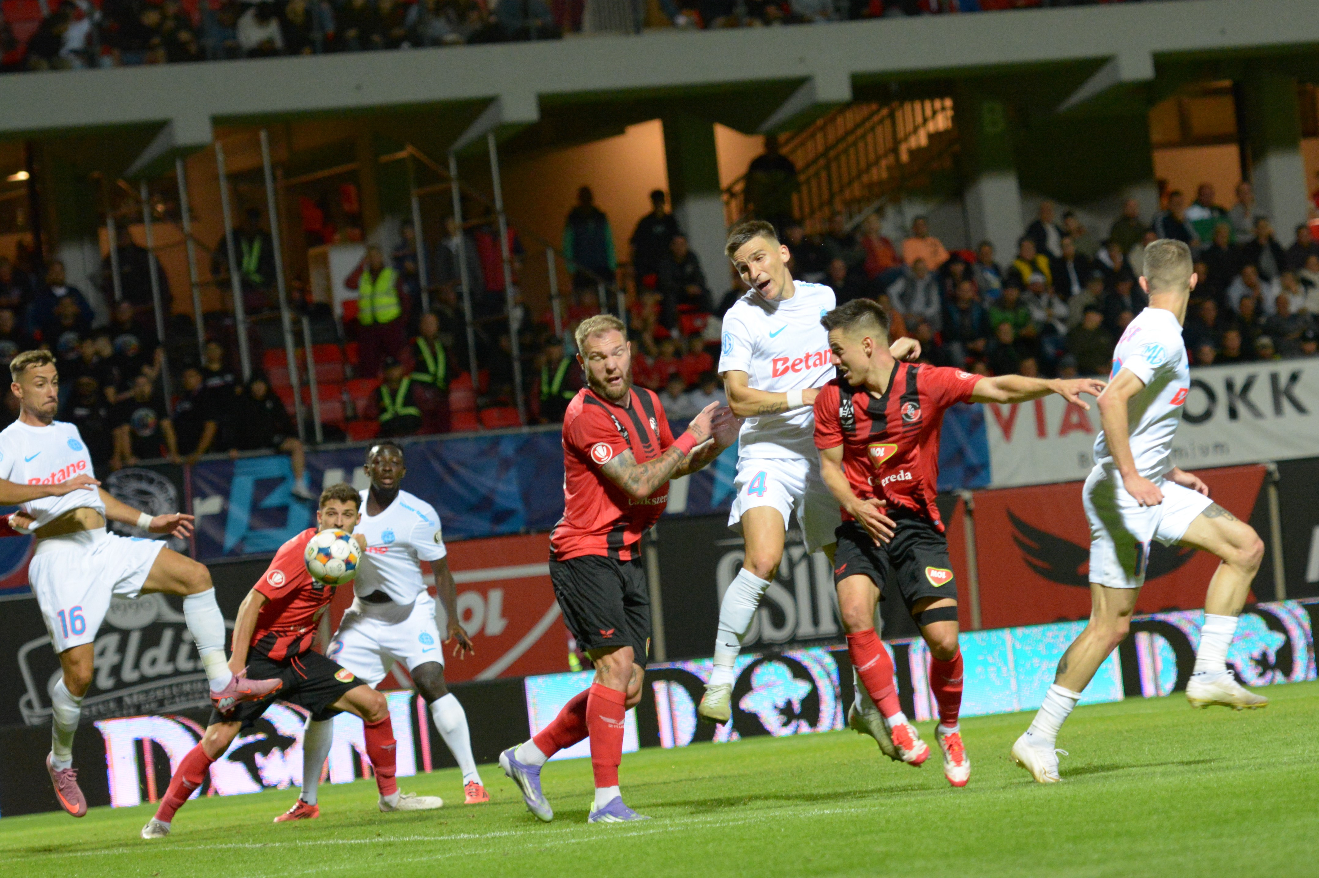 Csikszereda - FCSB 1-1. Criza continuă pentru campioană, care a ajuns la 7 meciuri fără victorie în SuperLiga