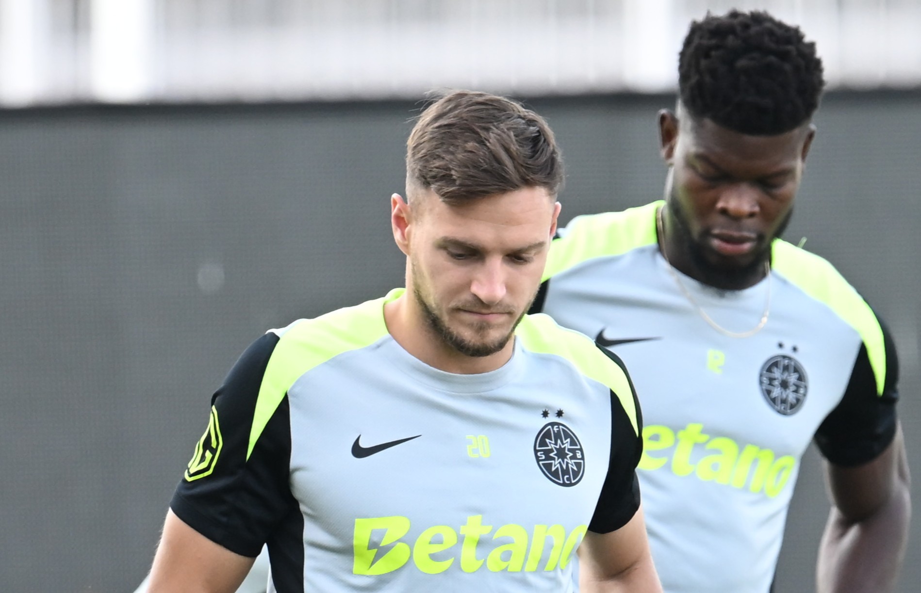 Imagine Stire Dinamo a luat decizia în cazul transferului lui Dennis Politic | 2review.ro