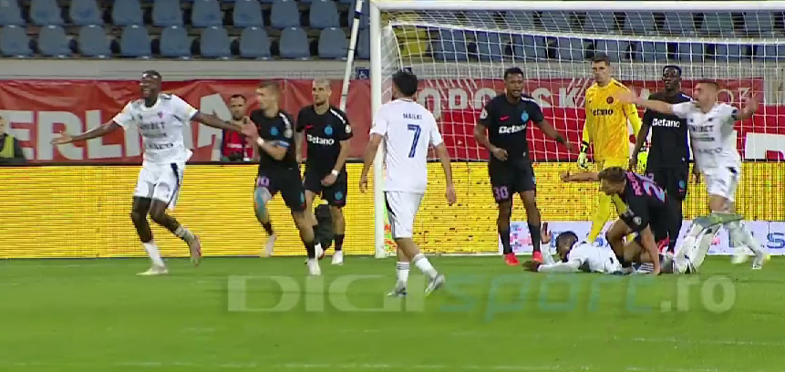 Botoșani a cerut penalty în prima repriză a meciului cu FCSB!