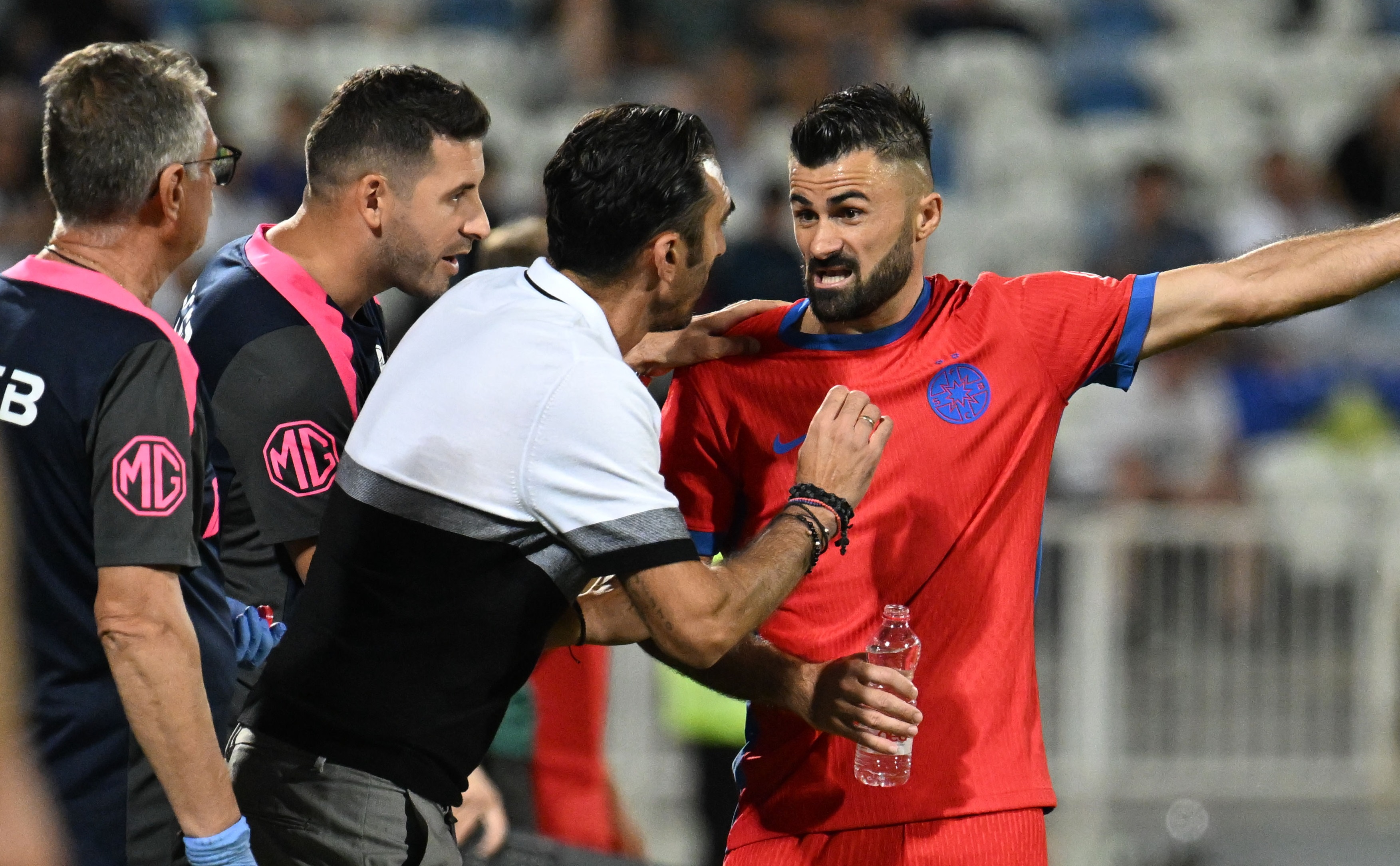 Verdictul primit de Valentin Crețu din partea medicilor! Cât lipsește până la urmă fotbalistul FCSB-ului