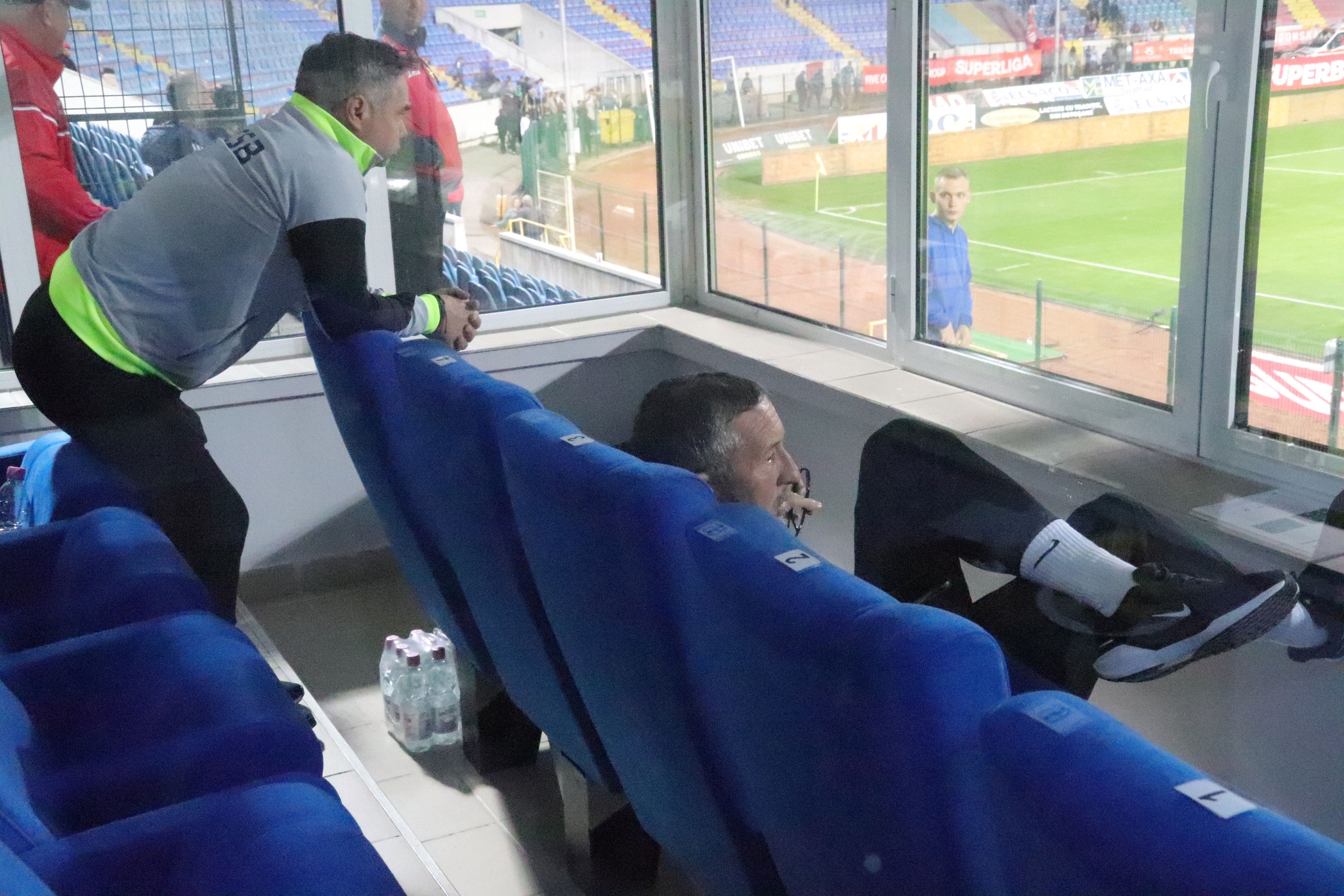 MM Stoica a clacat! Cum a fost surprins oficialul FCSB-ului în tribune la Botoșani