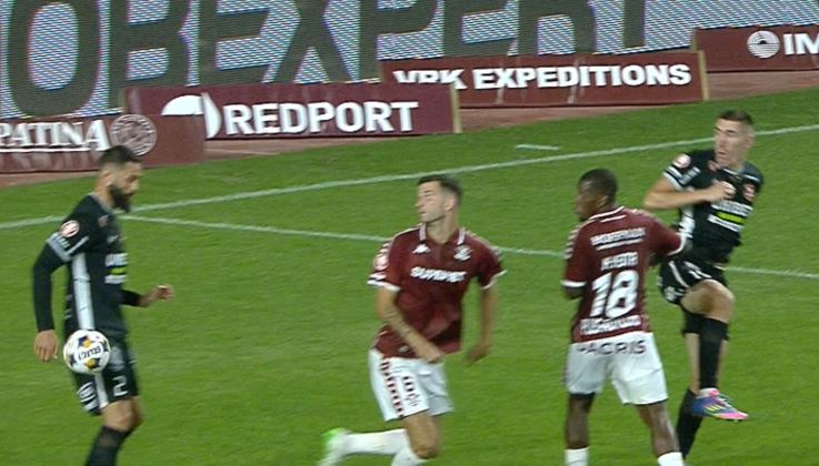 Al 8-lea penalty cerut de Rapid! Giuleștenii n-au avut ”noroc” nici cu Hermannstadt