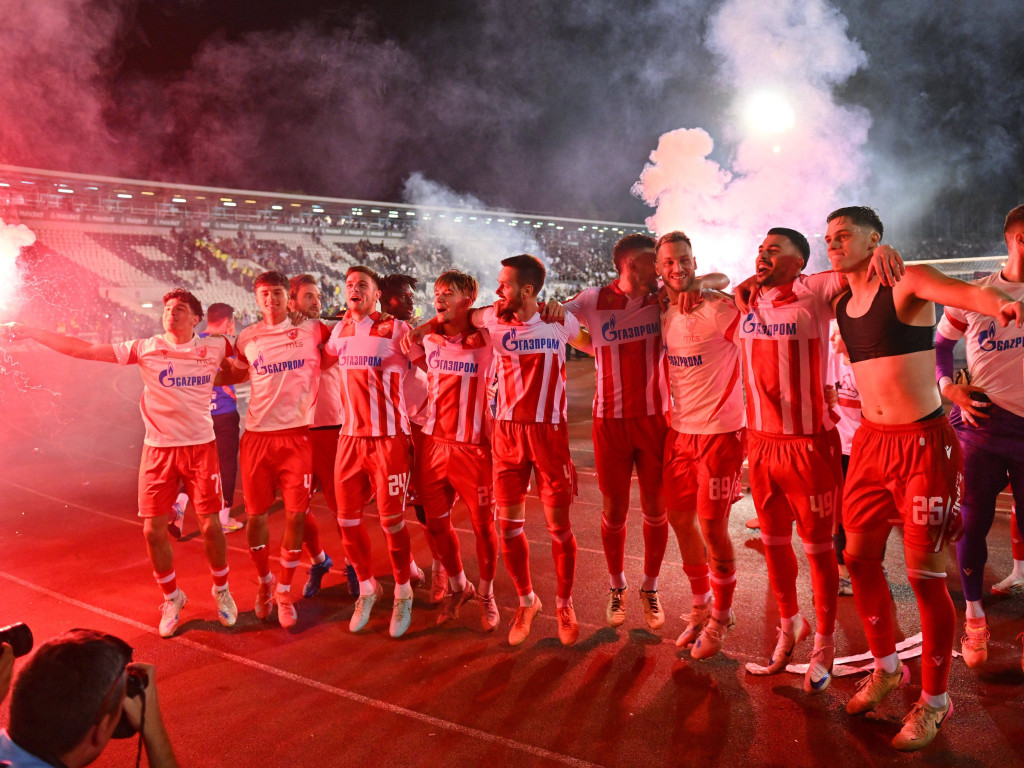 După 10 victorii la rând, au cedat cu echipa din "subsolul" clasamentului. În noiembrie vor juca cu FCSB