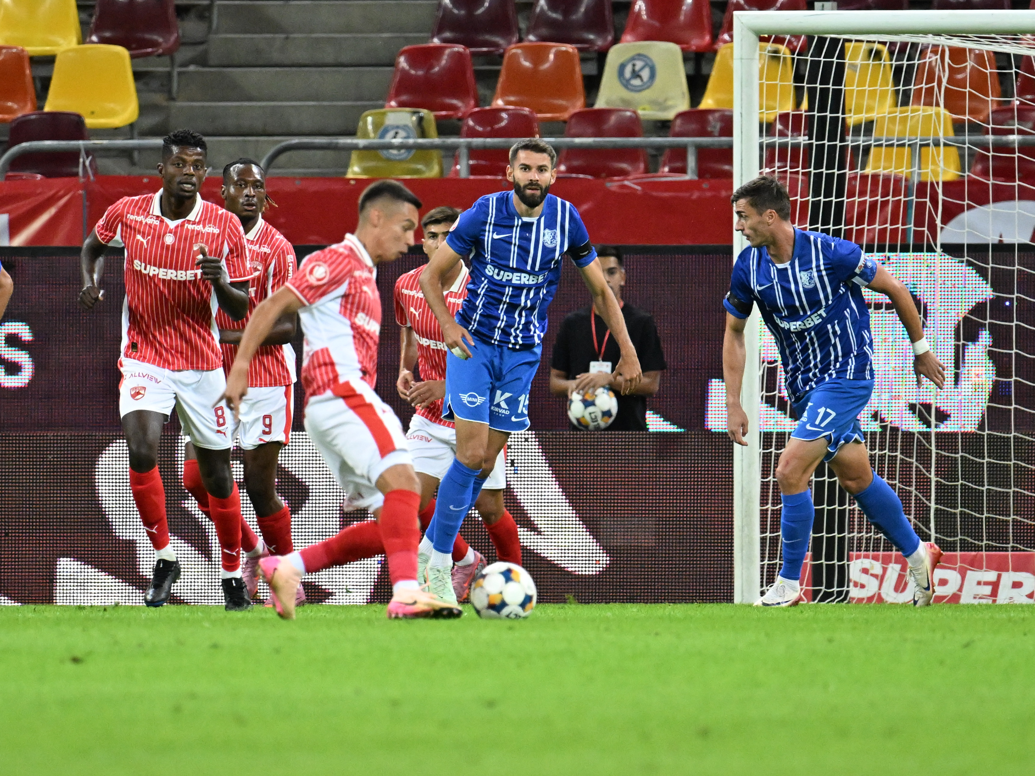 Dinamo - Farul Constanța 1-1. "Câinii" au ratat șansa de a urca pe locul 2 în Superligă!