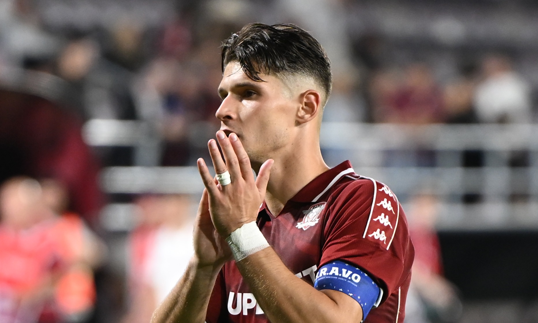 Imagine Stire Herea nu-l iartă nici el pe Dobre, după ce Gâlcă i-a luat banderola: ”Rolul căpitanului este altul” | 2review.ro