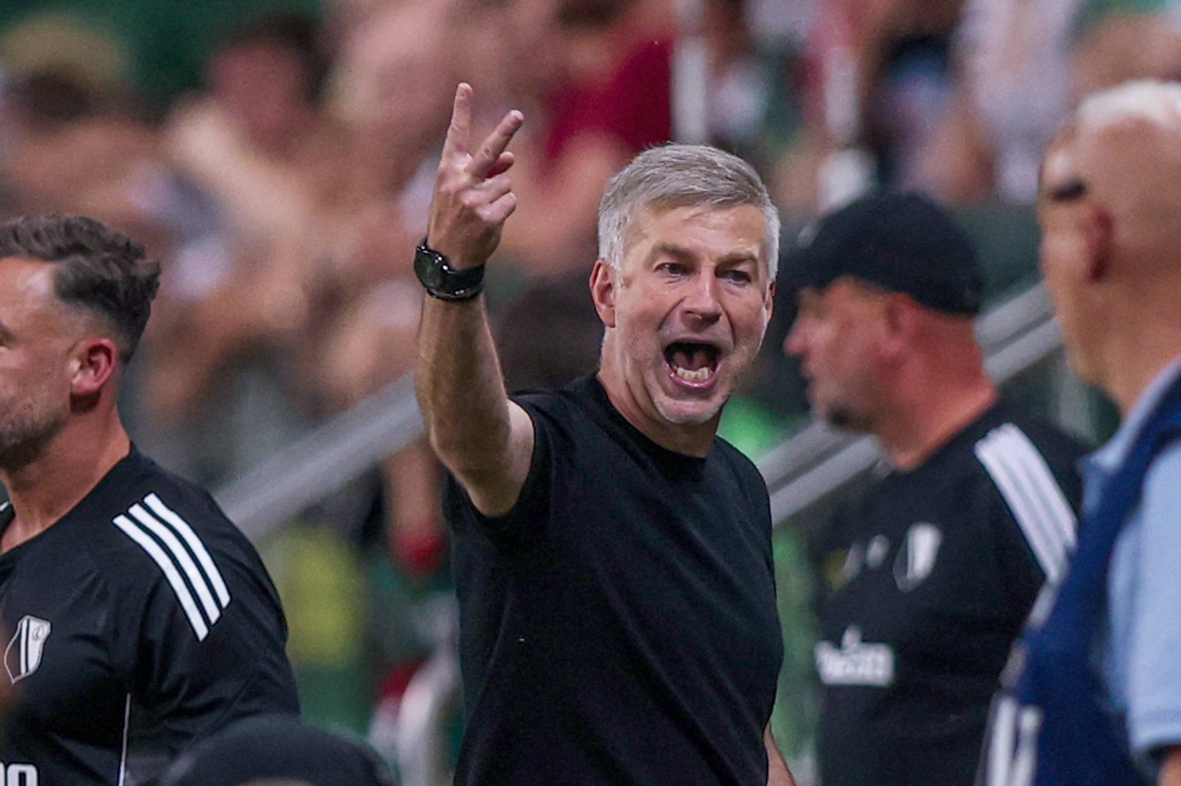 Ce s-a întâmplat la negocierile dintre Edi Iordănescu și Legia
