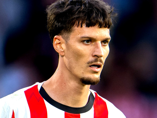 Photo for the article Înapoi în primul 11! Nota primită de Dennis Man, după "nebunia" de meci PSV - Heracles 4-3