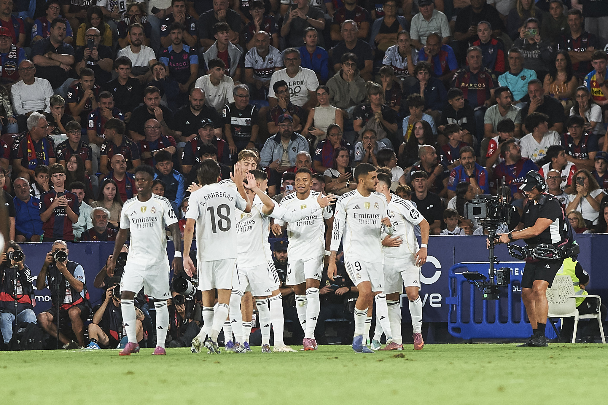 Imagine Stire Jucătorii de la Real Madrid s-au decis! Ce antrenor ar vrea pentru sezonul viitor | 2review.ro