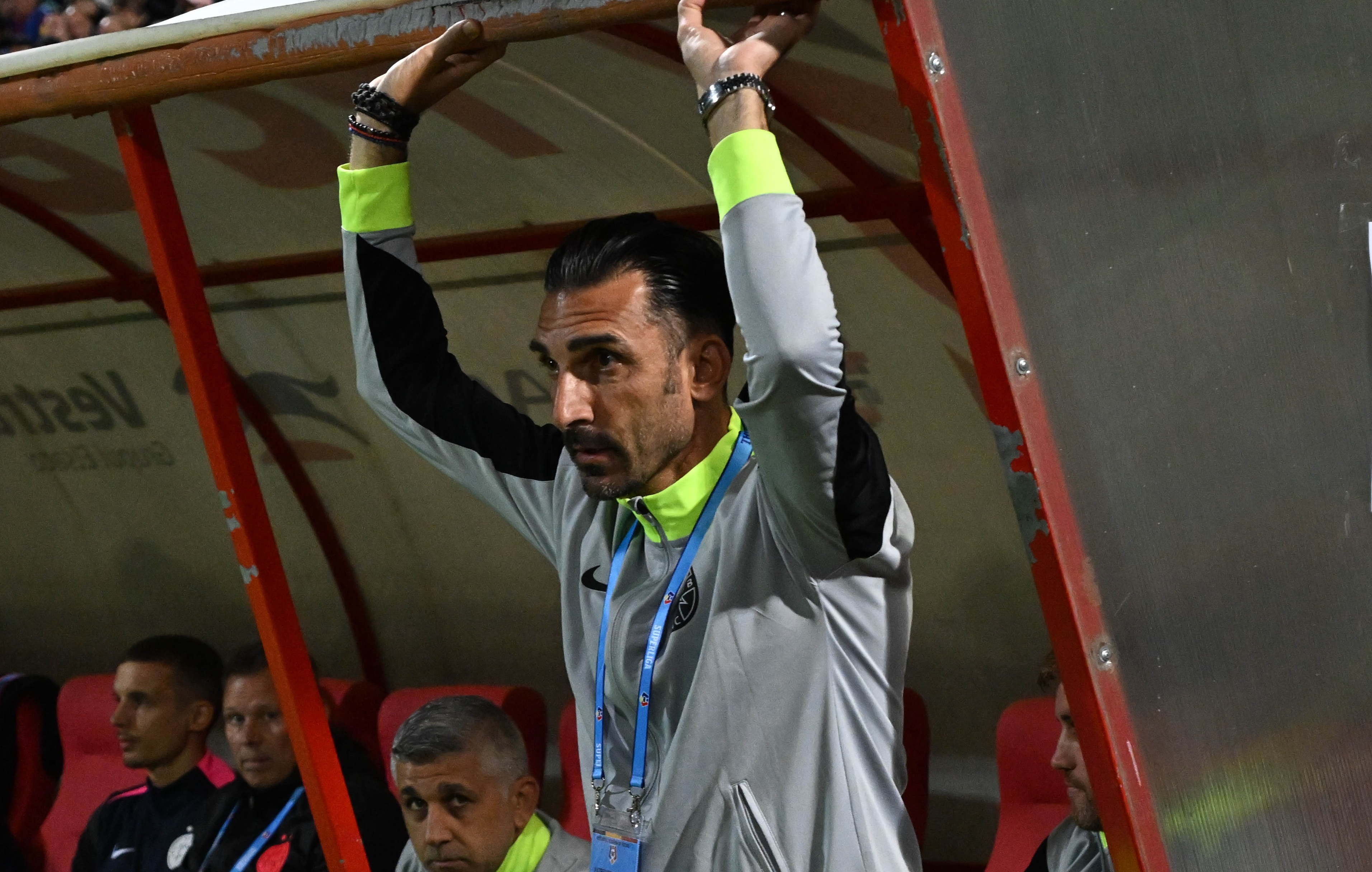 Imagine Stire Arabii i-au pus banii pe masă lui Elias Charalambous | 2review.ro