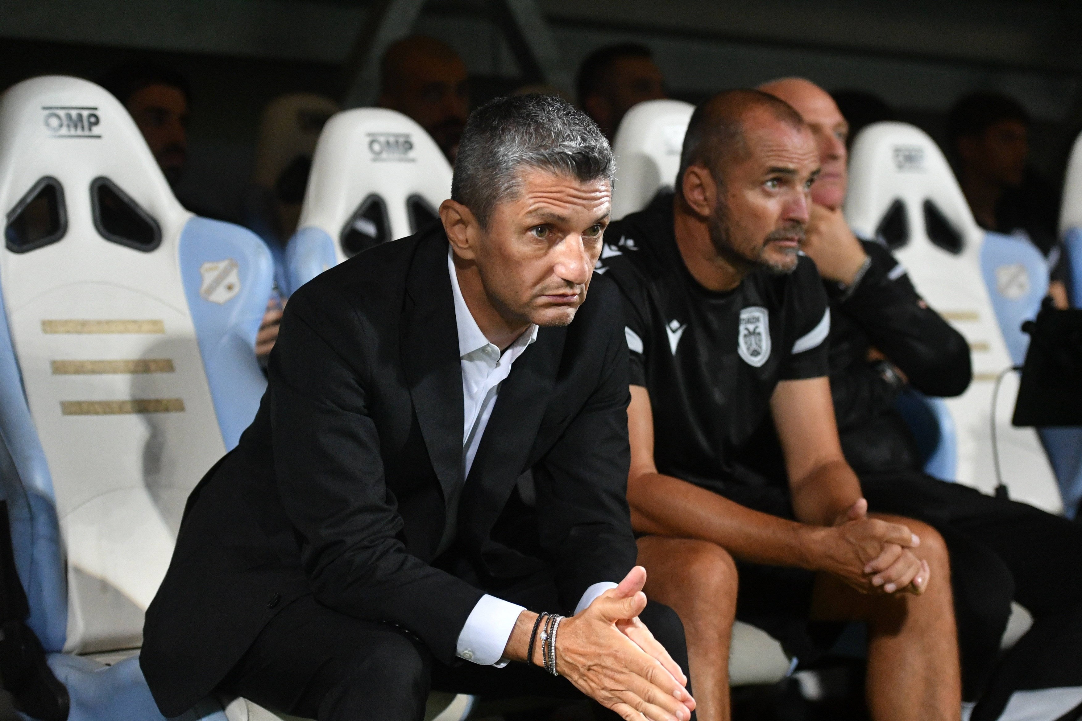 Imagine Stire Doar o minune îi mai duce titlul! Ce șanse mai are Răzvan Lucescu să devină campion, după AEK Atena - PAOK 3-0 | 2review.ro