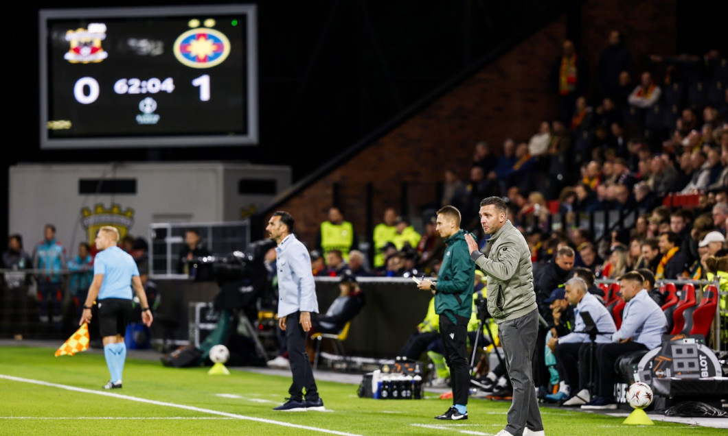 DEVENTER - Go Ahead Eagles coach Melvin Boel during the Europa League match between Go Ahead Eagles and Steaua Bucharest at the De Adelaarshorst stadium on September 25, 2025, in Deventer, Netherlands. ANP VINCENT JANNINK