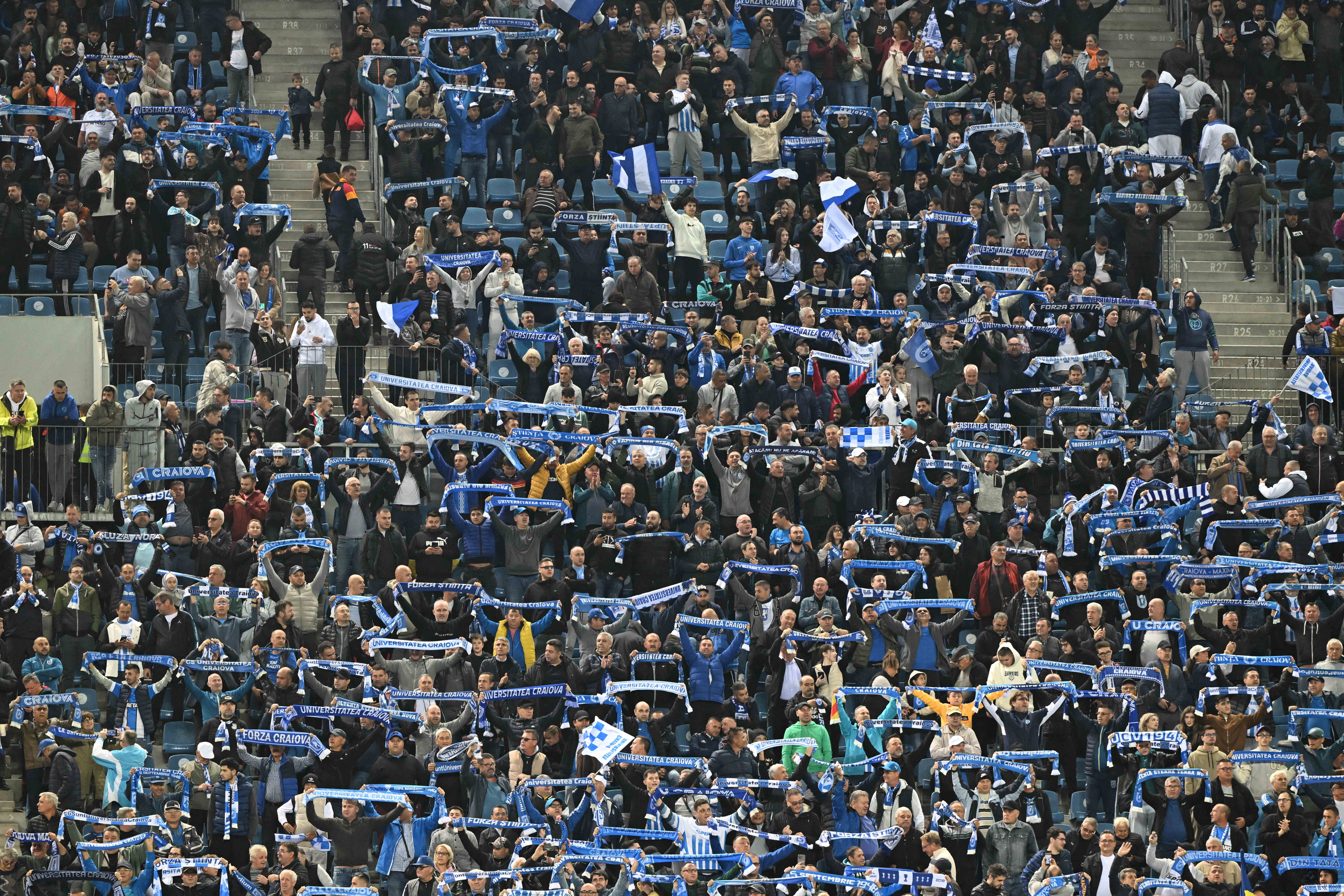 Arde Bănia! Câți spectatori asistă pe ”Ion Oblemenco” la Universitatea Craiova - Dinamo
