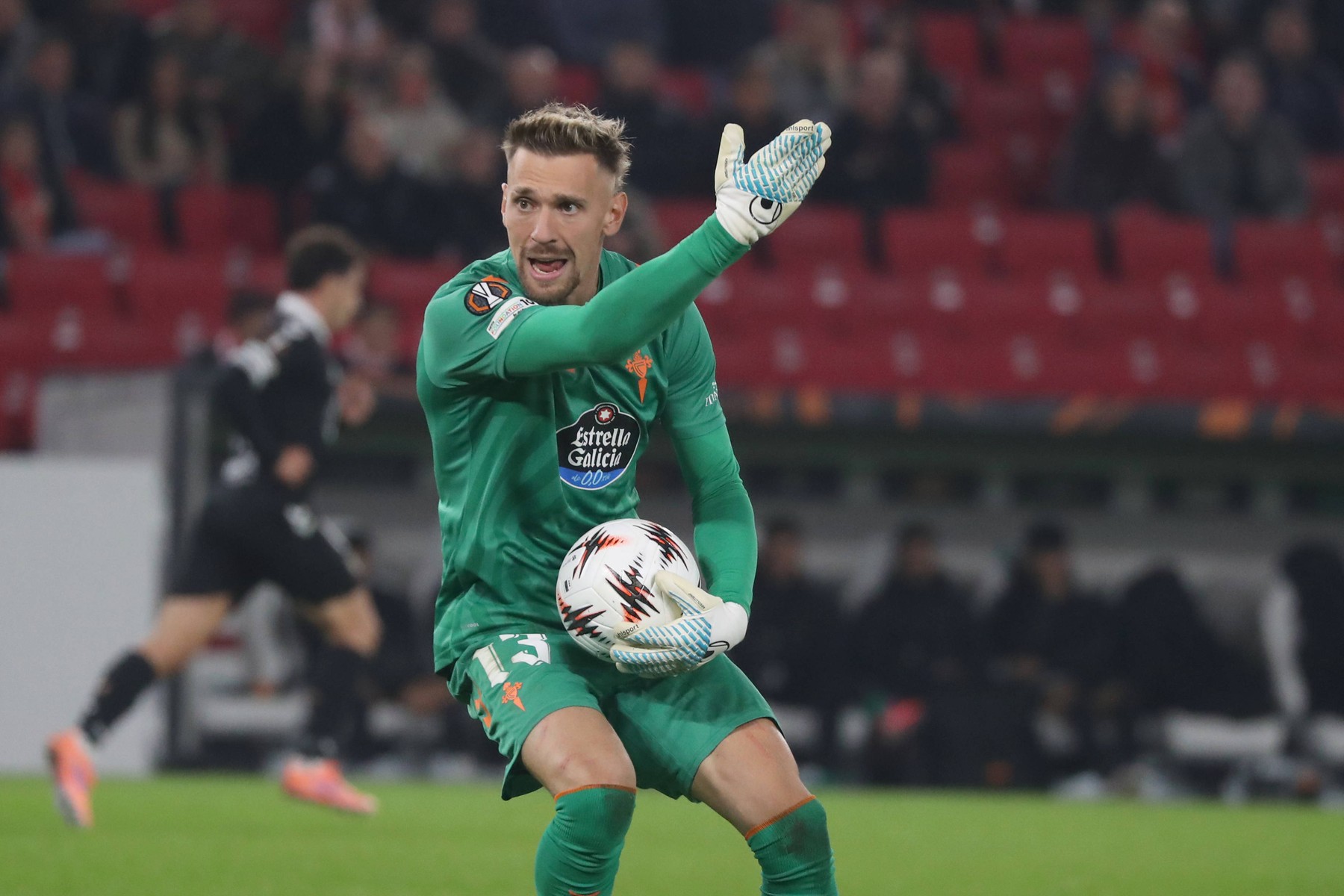 Cum l-au numit spaniolii pe Ionuț Radu, după debutul din Europa League