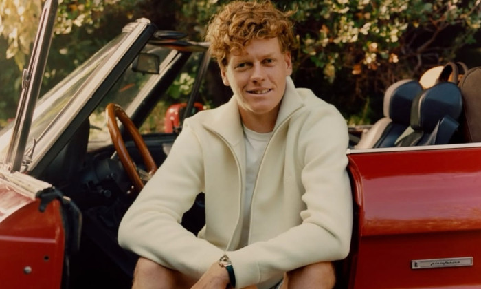 janniksin_1758640725_3728071074912154228_4569066793