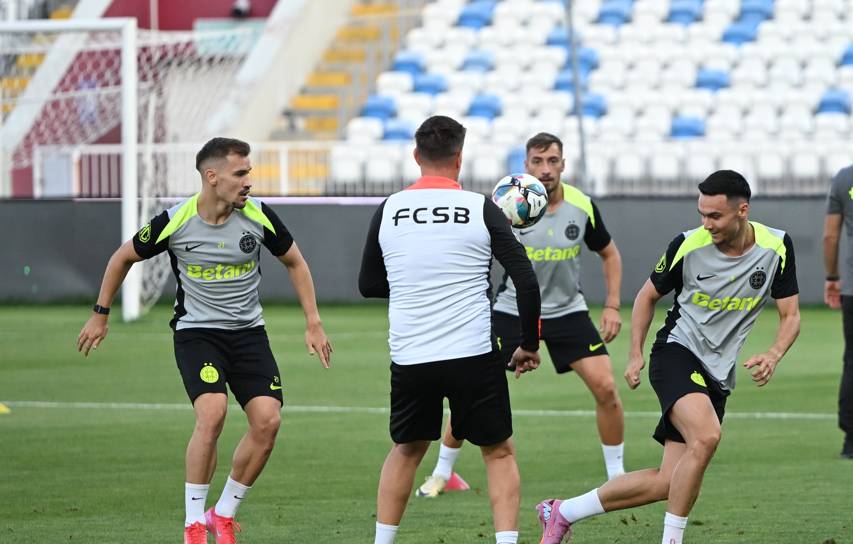 Adrian Șut revine! Elias Charalambous a anunțat și două absențe pentru FCSB - Oțelul