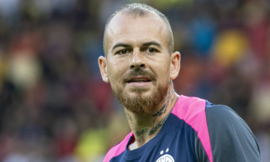 7 Denis Alibec warmup portrait image