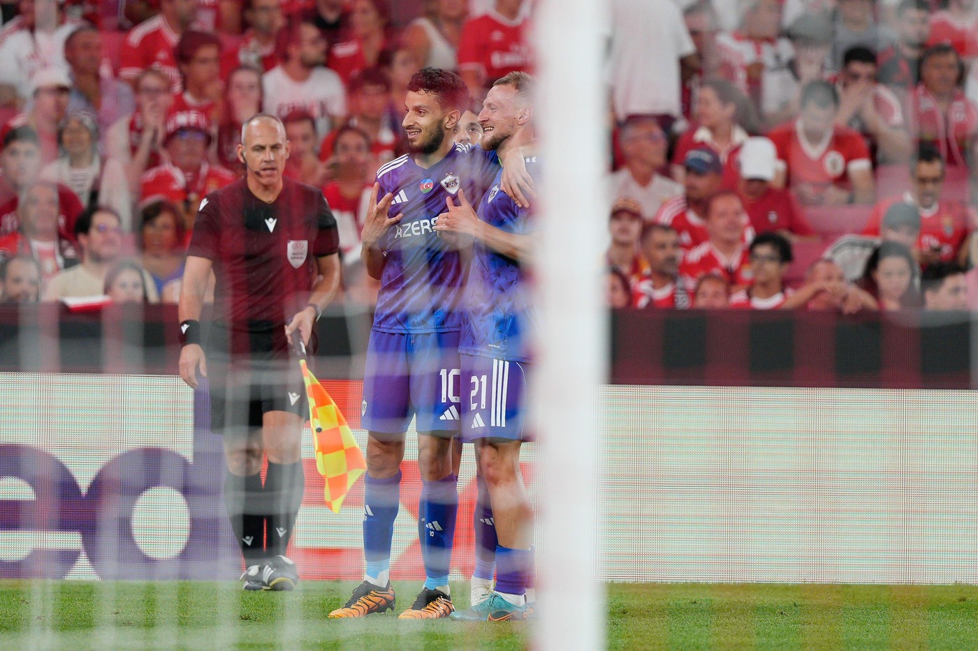 De la 4.000 de euro pe lună în România la statutul de erou în Champions League