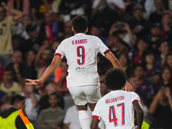 PATRU cuvinte! Ce a titrat L'Equipe după ce PSG i-a dat lovitura Barcelonei în minutul 90