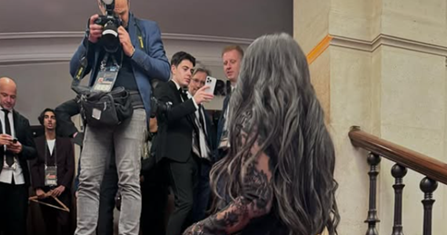 ”Nu ratați ocazia!” Cât costă să iei o cină ”de lux” cu mama ”celui mai bun fotbalist din lume”