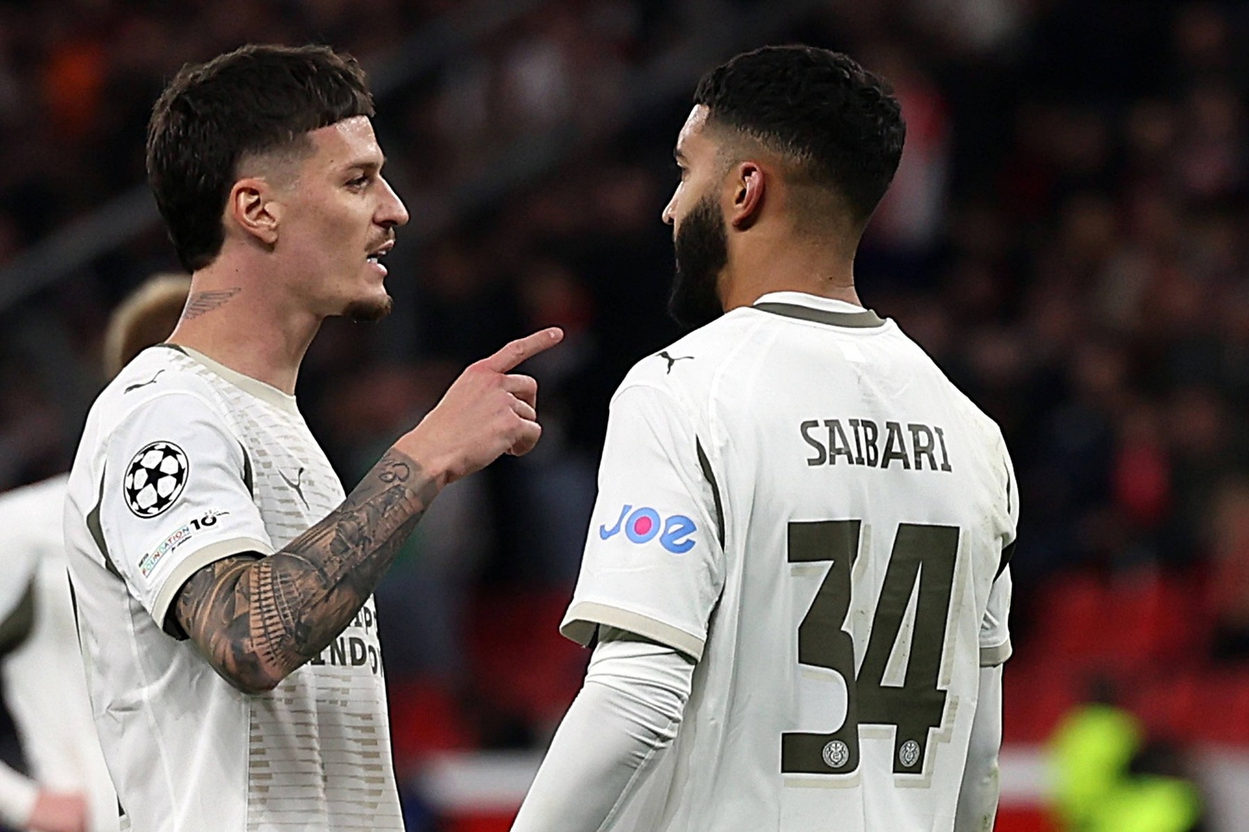 Olandezii nu au dubii despre Dennis Man! Ce au scris despre român și notele date, după debutul ca titular în UCL