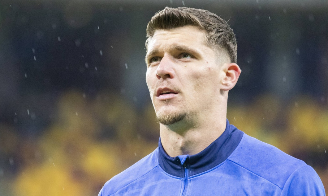 32 Stefan Tarnovanu warm up action portrait