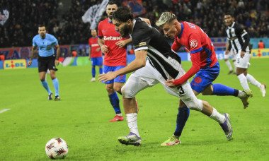 3 Jaouen Hadjam dribbles the opponent in speed