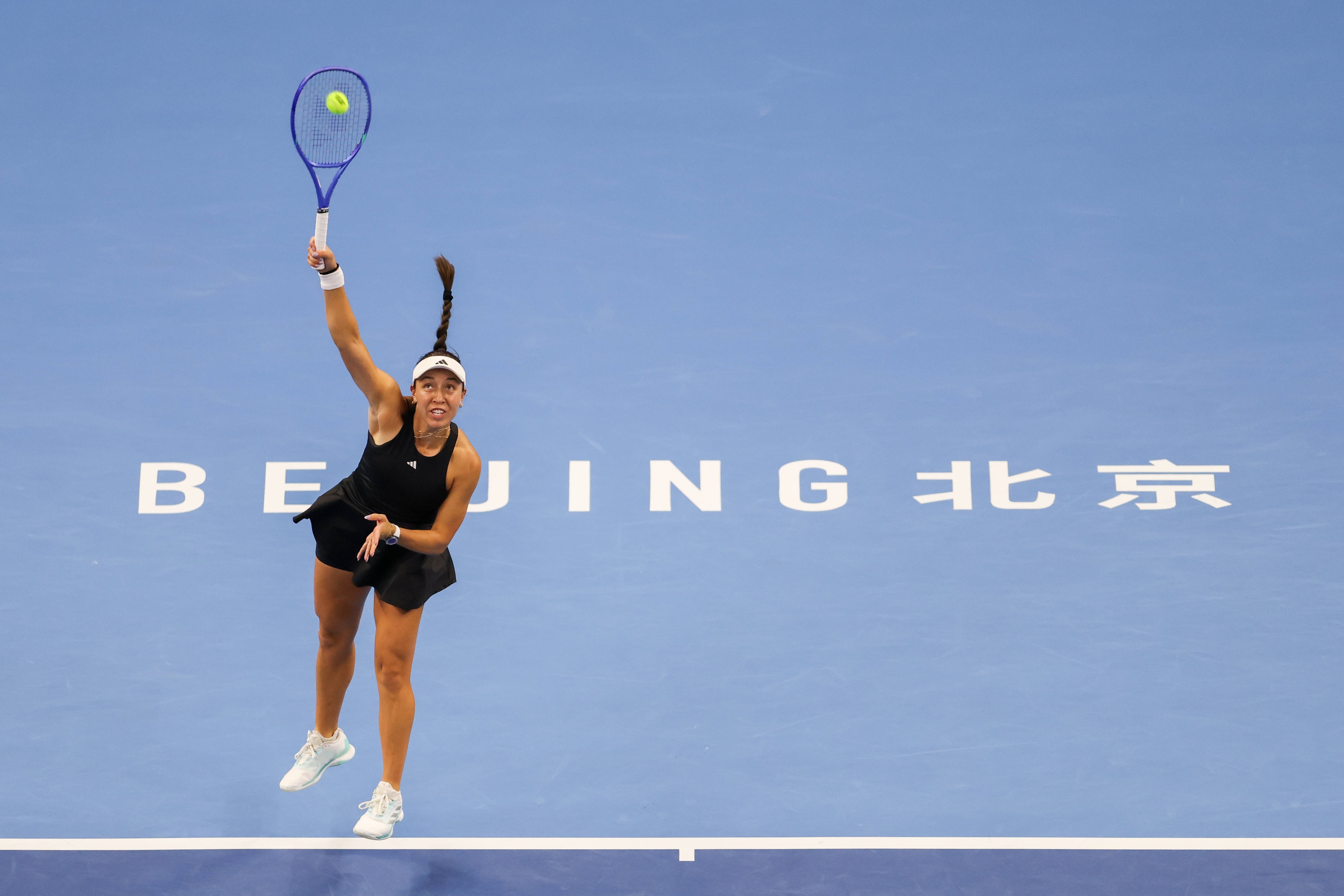 Spectacol la Beijing! Jessica Pegula și Linda Noskova se luptă pentru finală