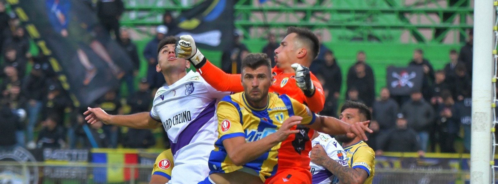 FC Argeș - Petrolul 0-1. Elevii lui Bogdan Andone au ratat ocazia să urce pe primul loc