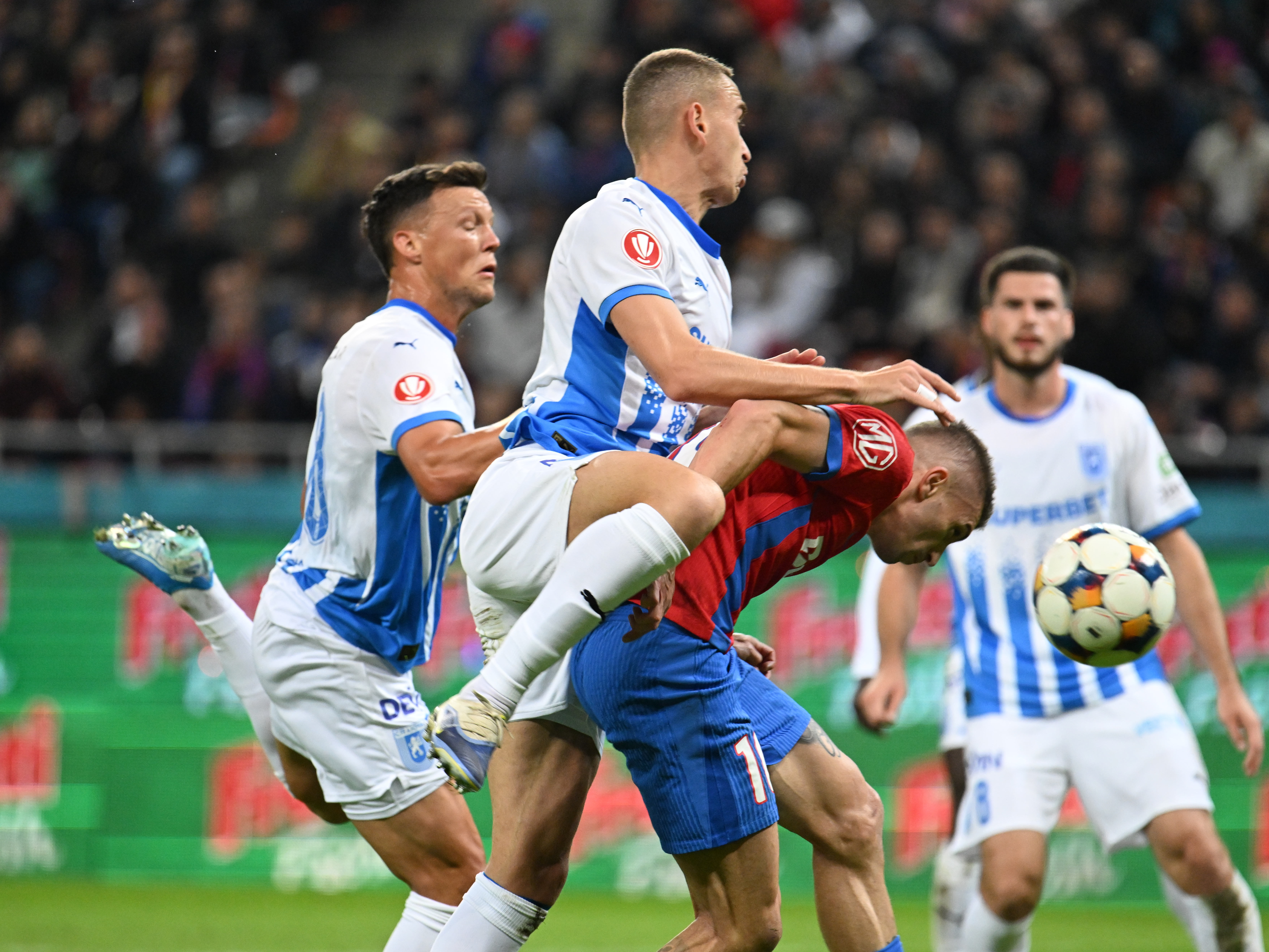 Imagine Stire FCSB - Universitatea Craiova 1-0, ACUM, DGS 1. Tănase a ratat al doilea penalty! Cicâldău, eliminat | 2review.ro