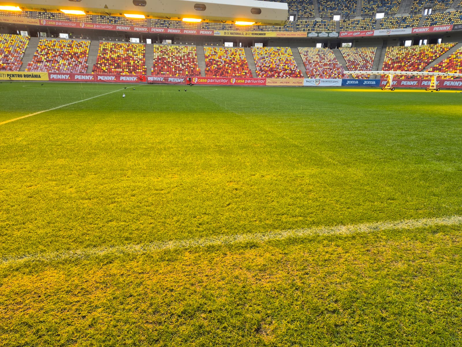 Cum arată gazonul de pe Arena Națională cu o zi înaintea meciului cu Moldova și decizia FRF