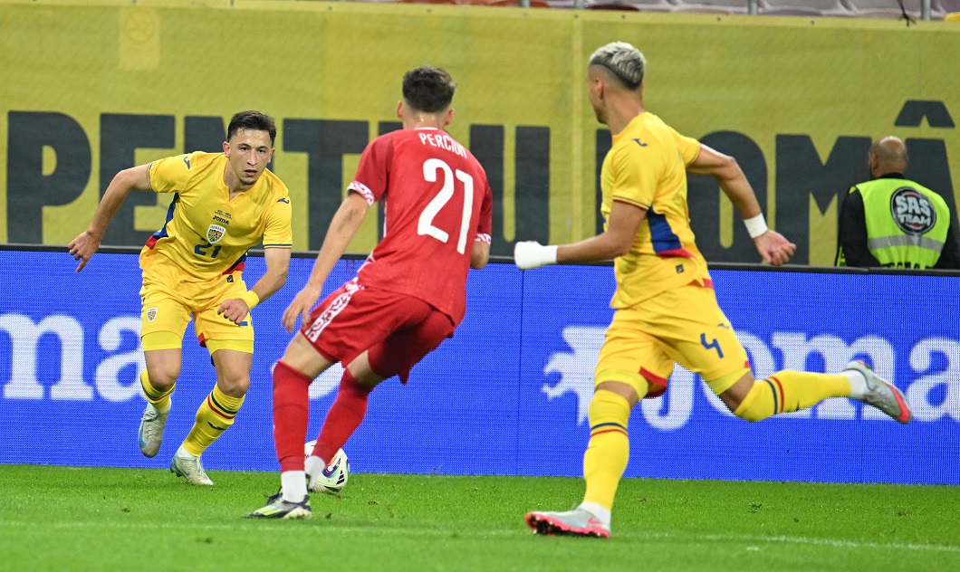 România - Moldova 2-1 | Ianis Hagi i-a adus pe ”Tricolori” în avantaj, după pasa superbă a lui Moruțan