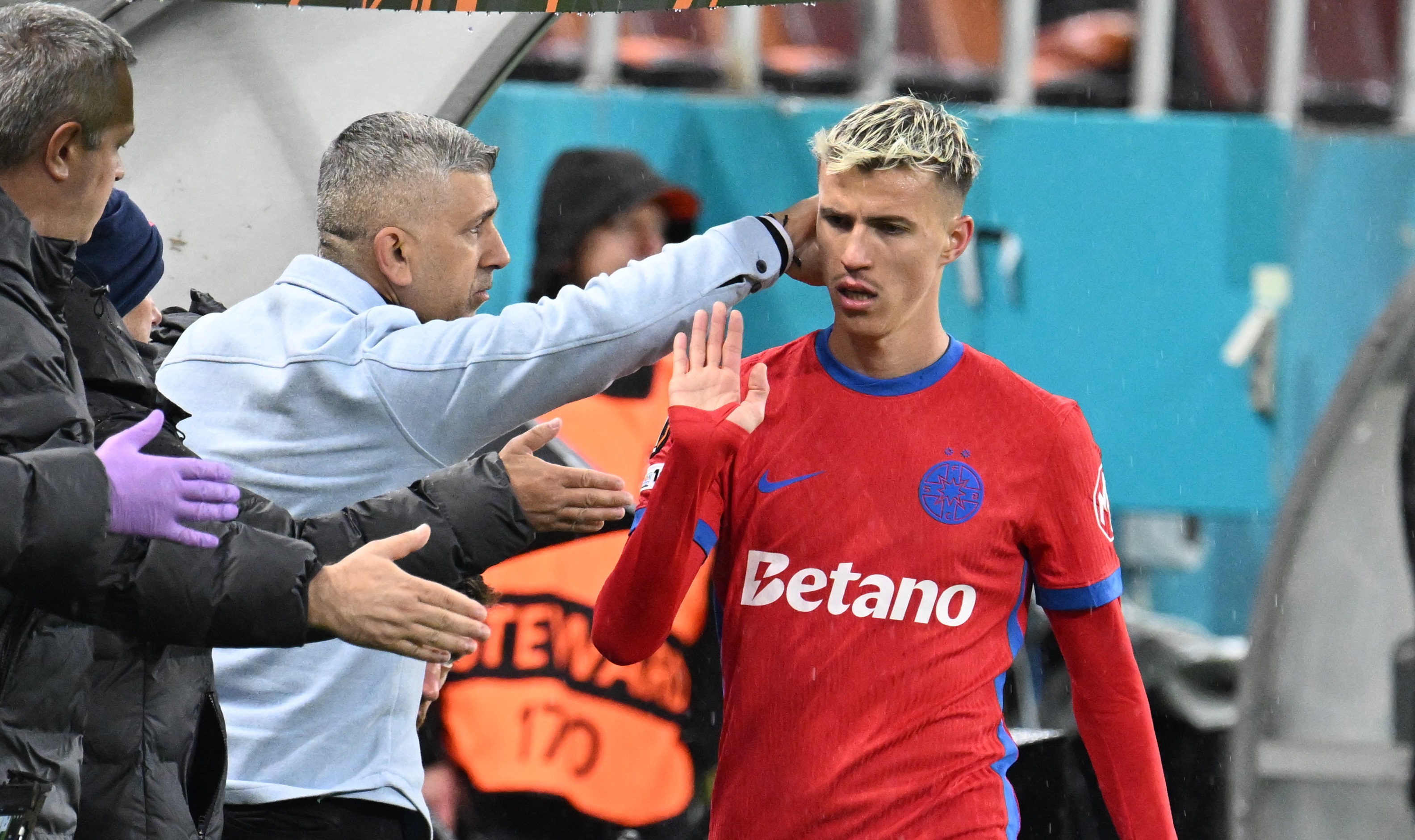 Octavian Popescu s-a îmbrăcat în tricoul unei alte echipe! Postarea apărută în online