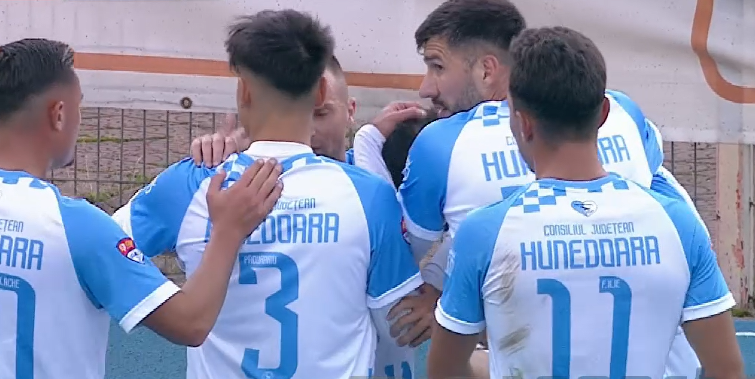 Ceahlăul – Corvinul 2-3. Formația lui Florin Maxim este lider în Liga 2