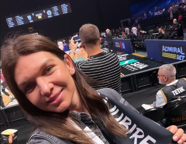 Simona Halep a postat fotografia: la gât cu fularul unui club din România!