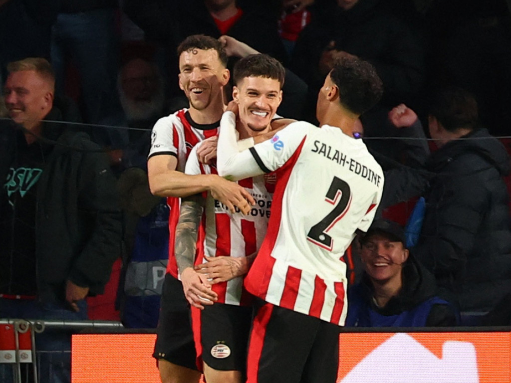 La meciul în care Dennis Man a marcat o ”dublă” în Liga Campionilor, PSV a stabilit un record absolut!