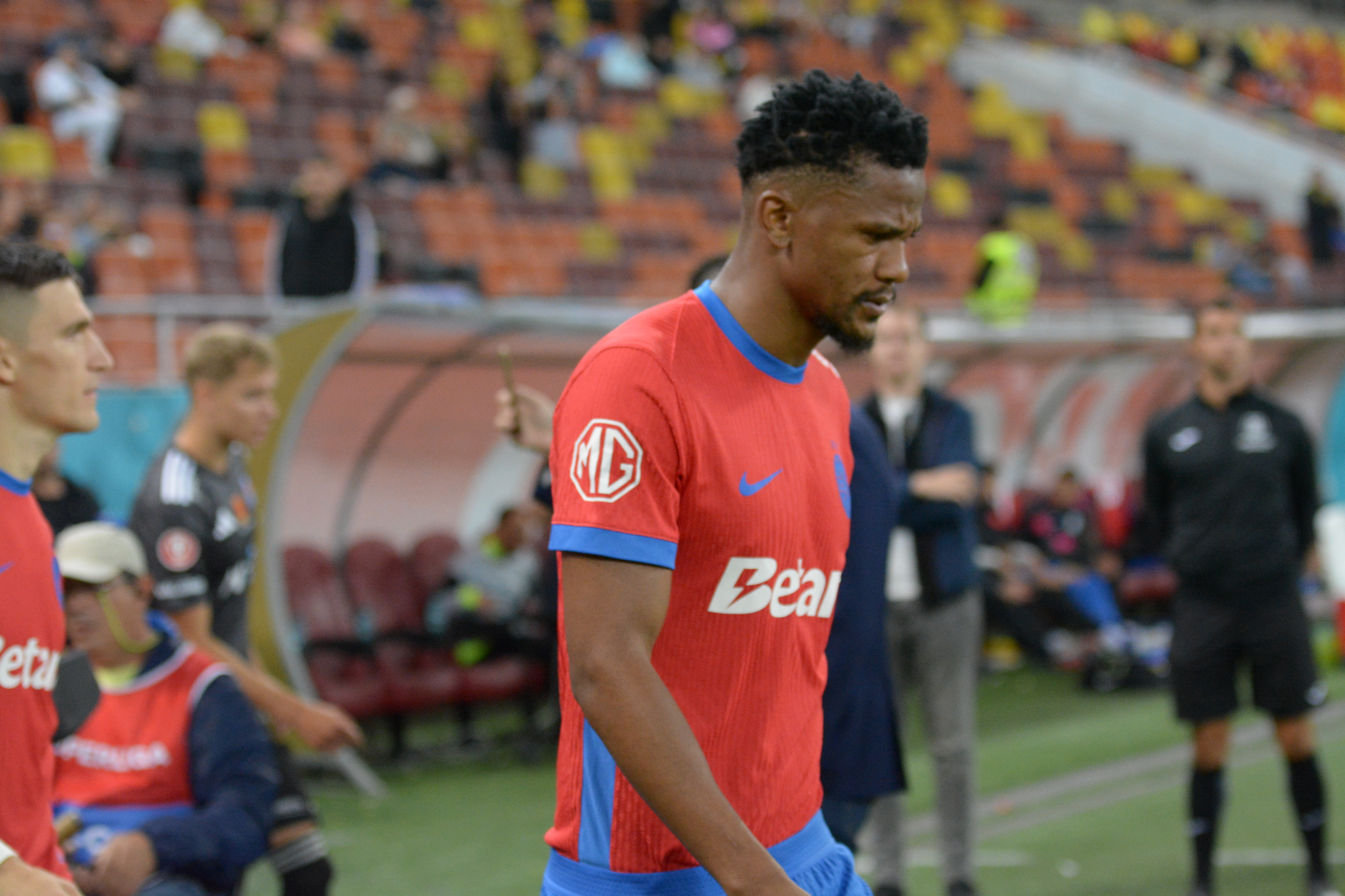 Ngezana a aflat cu cine va face cuplu de fundași centrali la meciul cu Bologna și a reacționat