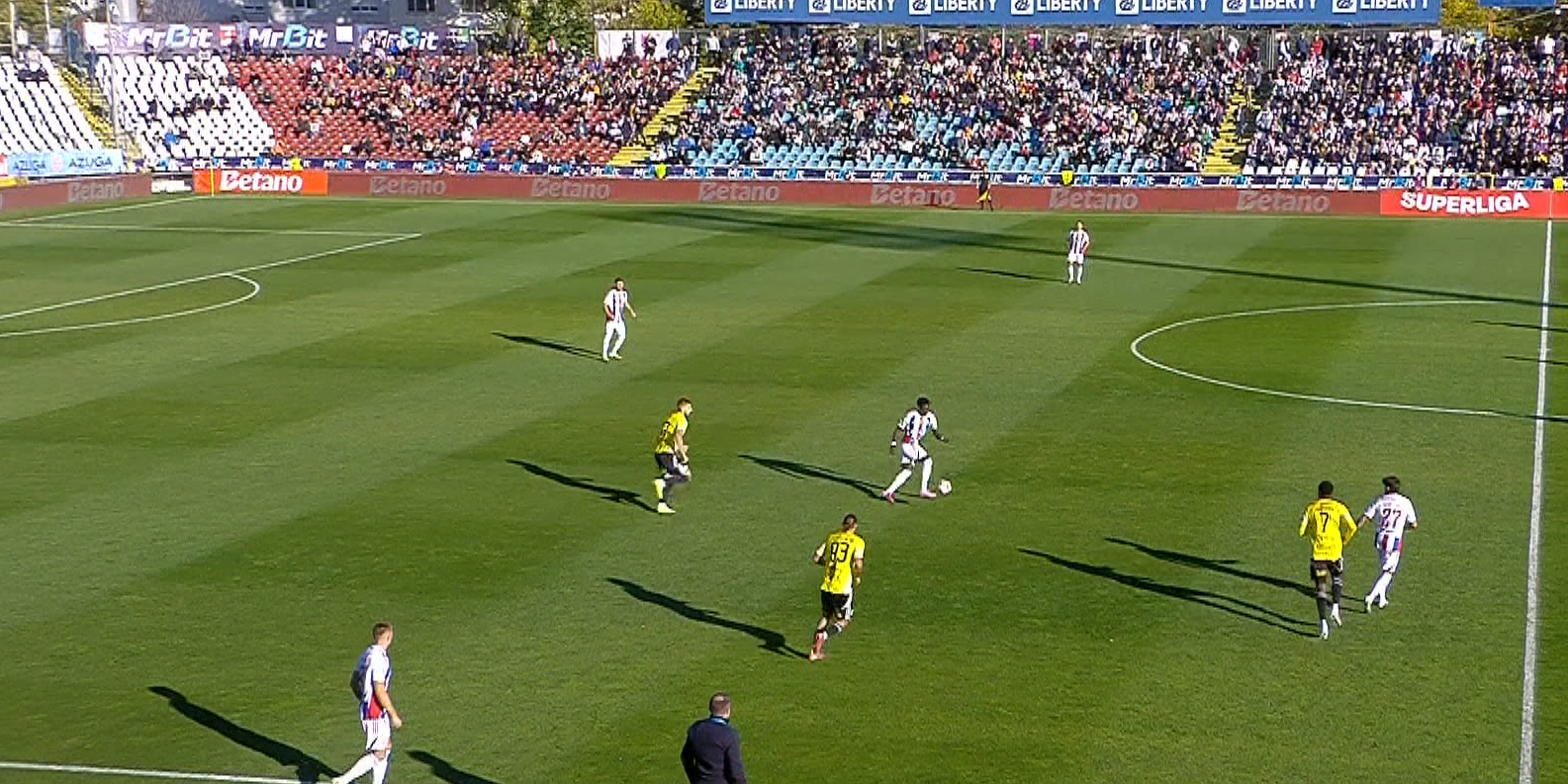 Imagine Stire Oțelul - ”U” Cluj 1-2. Cristiano Bergodi a debutat cu dreptul la ”Șepcile Roșii”! Meciul s-a terminat în minutul 90+21! | 2review.ro